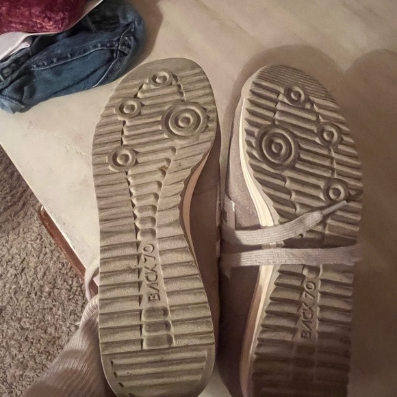 Back 70 Women's Taupe Suede Retro Runner with White Accents - Picture 3 of 4